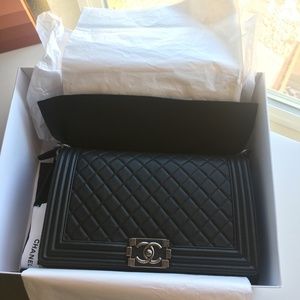 !!SOLD!! NEW MED Chanel Boy bag w/ leather clasp